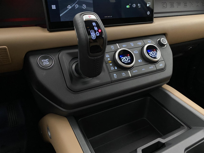 Land Rover Defender 110 D300 X-DYNAMIC HSE AWD AUT 3.0 d Dynamic