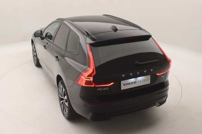 Volvo XC60 B4 AWD DARK PLUS CZ 1.maj