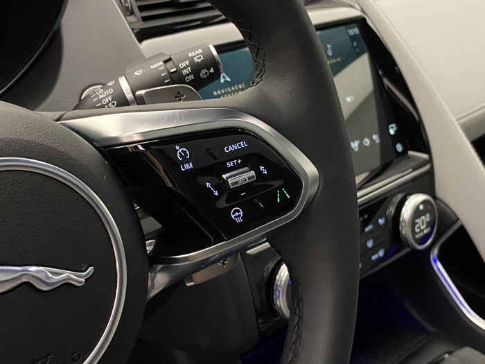 Jaguar E-Pace P250 SE  R-DYNAMIC REZERVACE 2.0 SE Dynamic
