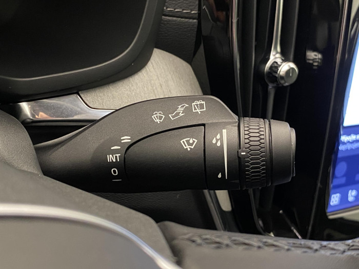 Volvo V60 T8 AWD PLUG-IN BRIGHT ULTRA CZ