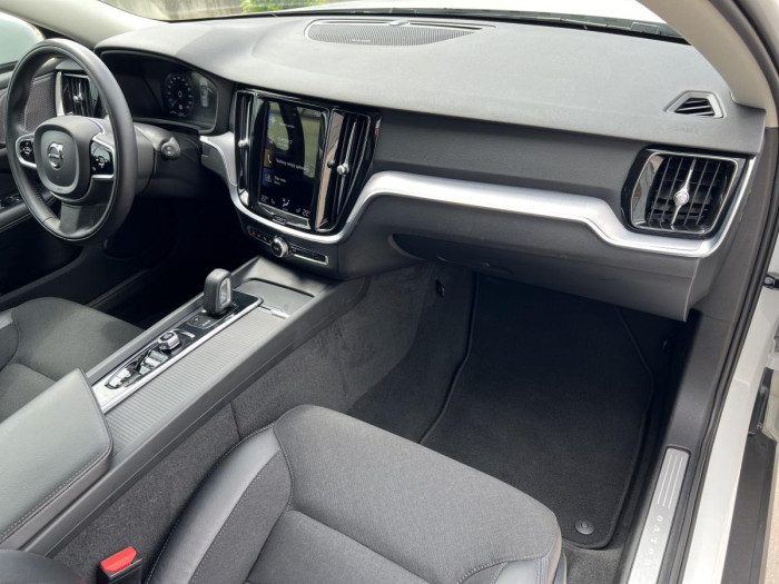 Volvo V60 CROSS COUNTRY B4 AWD Aut 1.maj