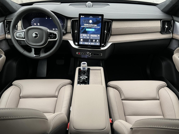 Volvo XC90 T8 AWD RECHARGE DARK ULTRA AUT