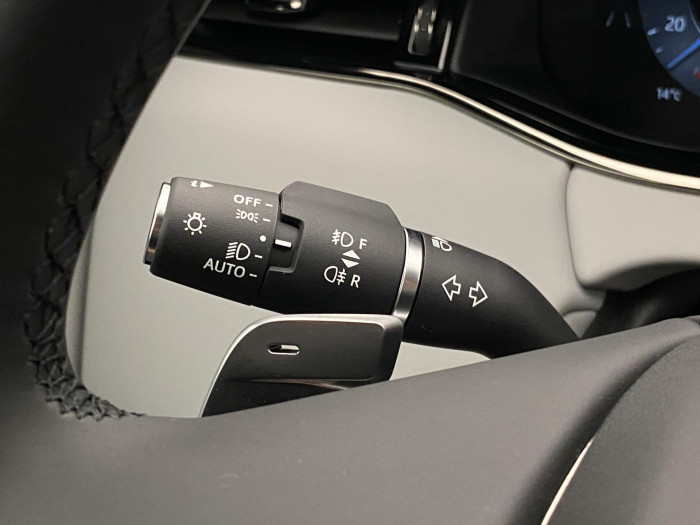 Land Rover Range Rover Evoque P270e S AWD REZERVACE