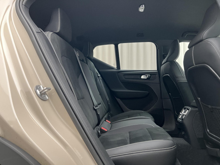 Volvo EX40 PURE ELECTRIC TWIN PLUS AUT CZ