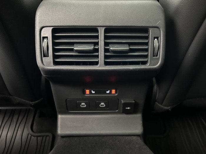 Land Rover Range Rover Velar P250 DYNAMIC SE AWD AUT CZ 2.0 Dynamic SE