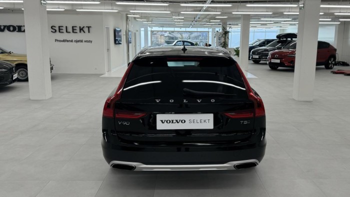 Volvo V90 CROSS COUNTRY T5 REZERVACE