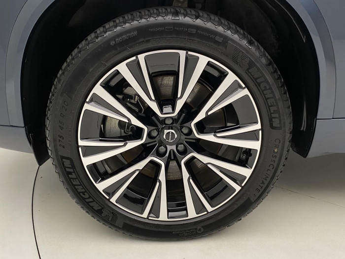 Volvo XC90 T8 AWD ULTIMATE DARK REZERVACE