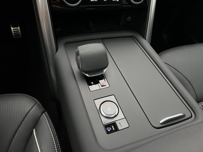 Land Rover Discovery D250 R-DYNAMIC SE AWD AUT 3.0 d Dynamic SE