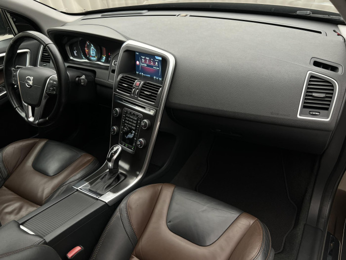 Volvo XC60 D5 AWD SUMMUM AUT CZ 2.4 d Summum