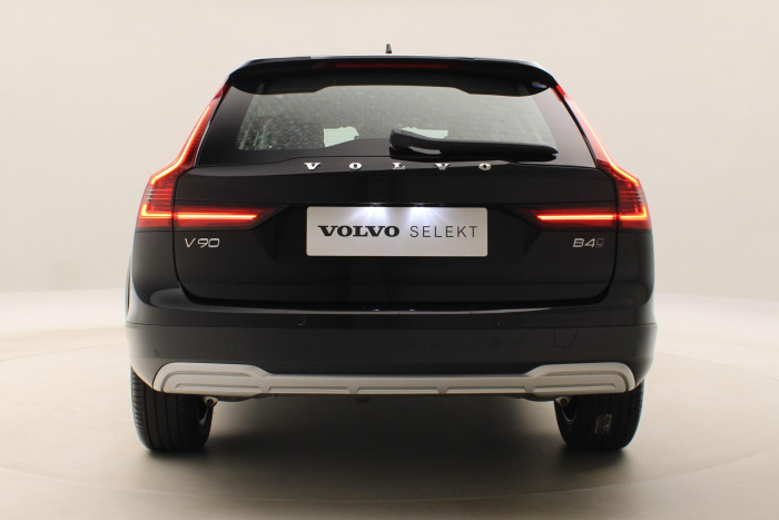 Volvo V90 CC B4 AWD PLUS AUT CZ 1.maj