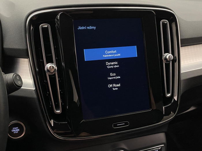 Volvo XC40 T3 MOMENTUM PRO AUT 1.maj 1.5 Momentum