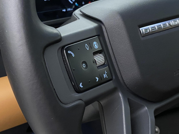 Land Rover Defender D300 HSE AUT AWD REZERVACE 3.0 d