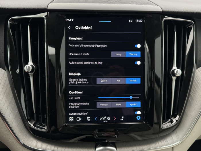Volvo XC60 B5 AWD PLUS DARK AUT CZ 1.maj.