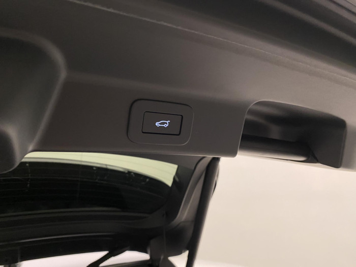 Jaguar F-Pace D200 AWD R-DYNAMIC  REZERVACE 2.0 d Dynamic