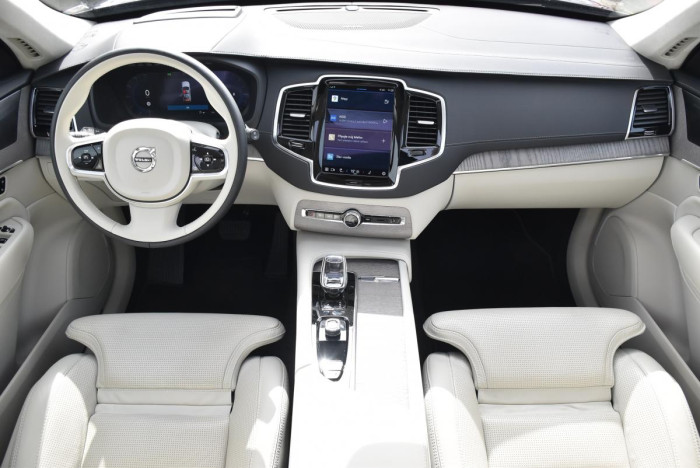 Volvo XC90 B6 AWD ULTIMATE DARK 7Míst