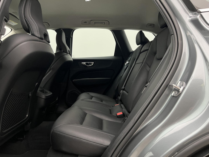 Volvo XC60 B5 AWD INSCRIPTION AUT CZ