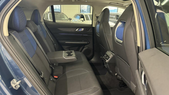 Lynk & Co 01 PHEV DCT AUT 1.maj.