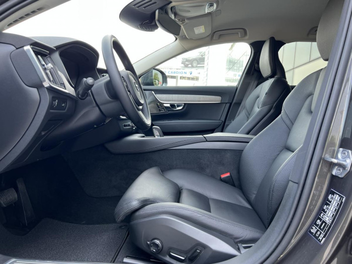 Volvo V90 CROSS COUNTRY B4 AWD Aut 1.maj