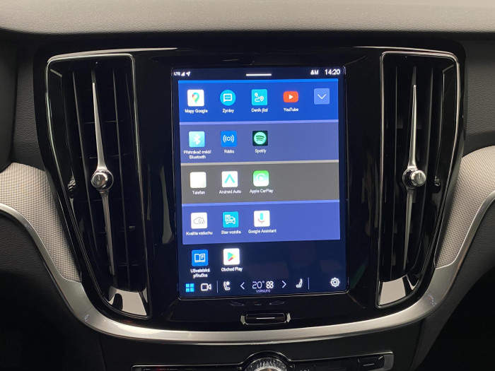 Volvo V60 B4 DARK PLUS AUT CZ