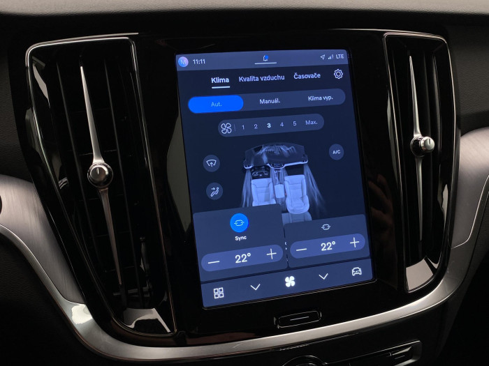 Volvo V60 T6 AWD RECHARGE CORE AUT CZ