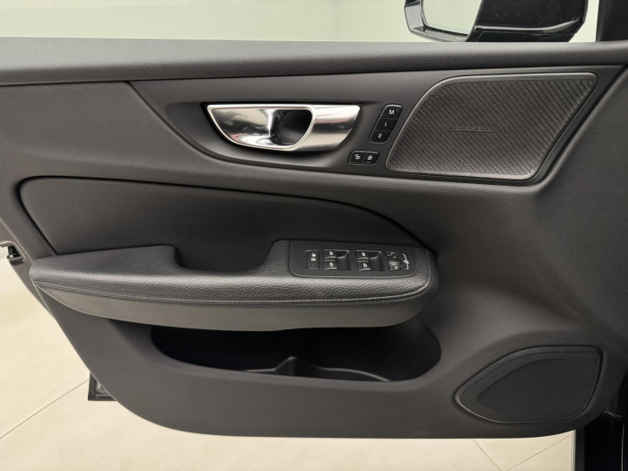 Volvo V60 B4 MOMENTUM POLESTAR REZERVACE 2.0 Momentum
