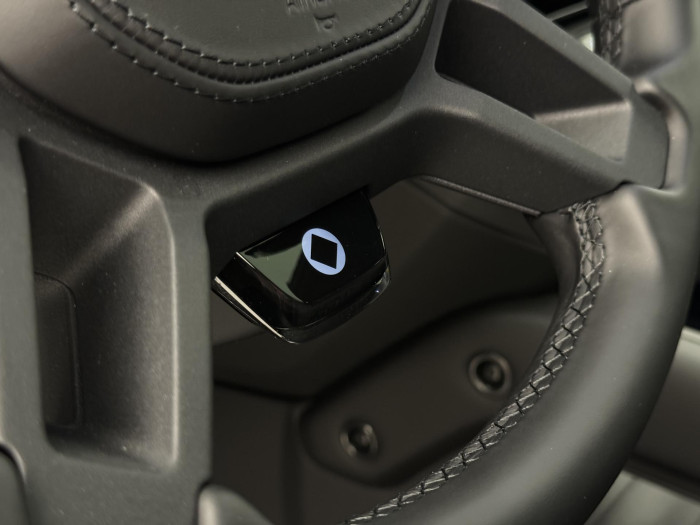 Land Rover Defender OCTA P635