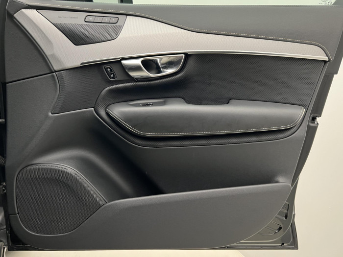 Volvo XC90 B5 AWD R-DESIGN AUT CZ