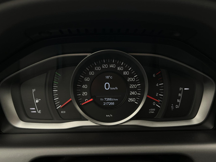 Volvo XC60 D4 AWD MOMENTUM AUT CZ 2.4 d Momentum