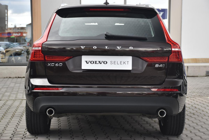Volvo XC60 B4 AWD MOMENTUM REZERVACE 2.0 Momentum