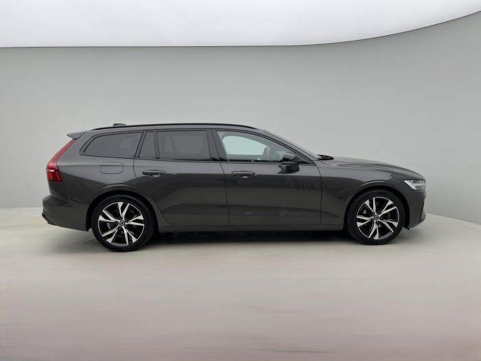 Volvo V60 B4 PLUS DARK Aut 1.maj.