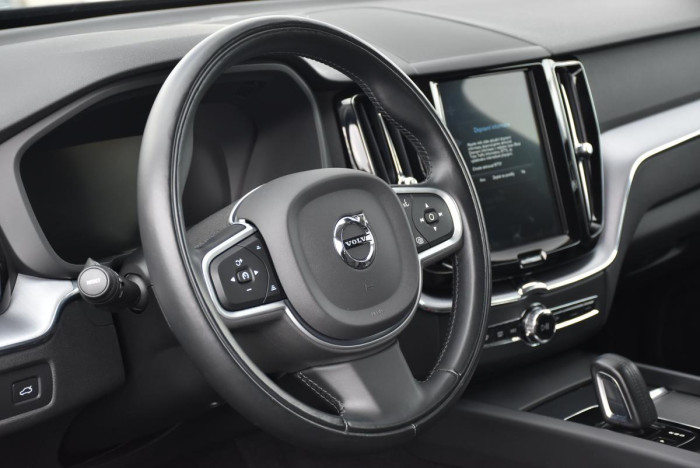 Volvo XC60 B5 AWD MOMENTUM AUT REZERVACE 2.0 Momentum