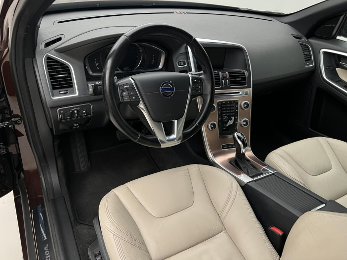 Volvo XC60 D5 AWD SUMMUM AUT CZ 2.4 d Summum