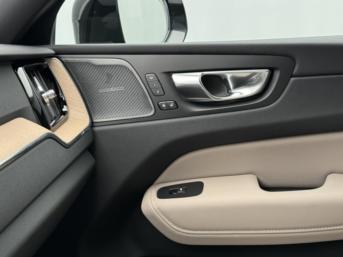 Volvo XC60 T6 AWD AUT DARK PLUS