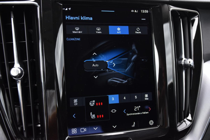 Volvo XC60 B4 AWD MOMENTUM REZERVACE 2.0 Momentum