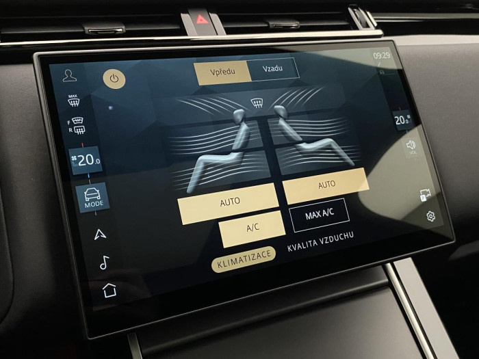 Land Rover Range Rover Velar REZERVACE!