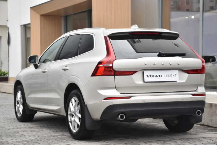 Volvo XC60 D4 AWD MOMENTUM REZERVACE 2.0 d Momentum