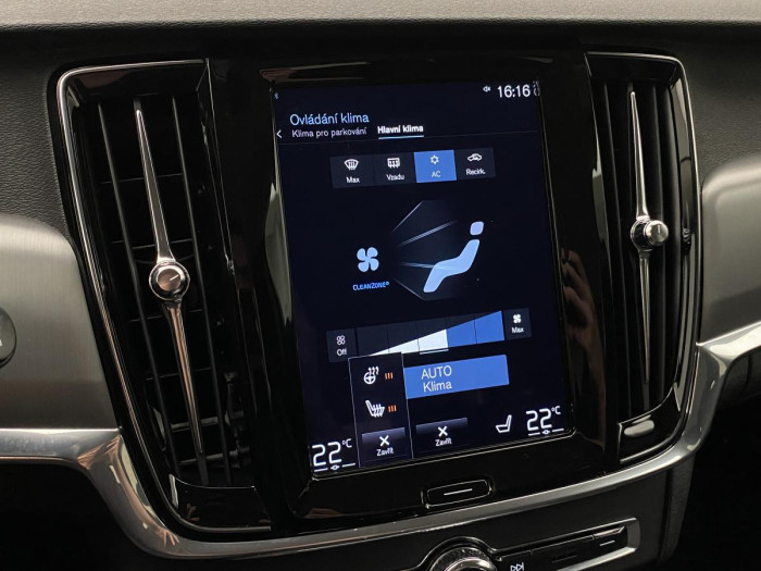 Volvo V90 D4 AWD MOMENTUM REZERVACE 2.0 d Momentum