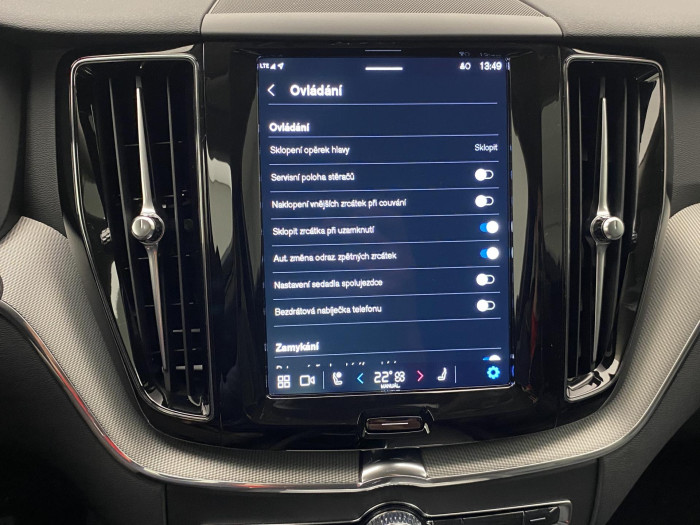 Volvo XC60 B5 AWD PLUS DARK AUT CZ 1.maj