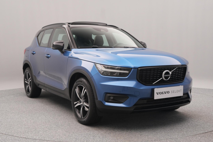 Volvo XC40 T3 R-DESIGN AUT CZ REZERVACE