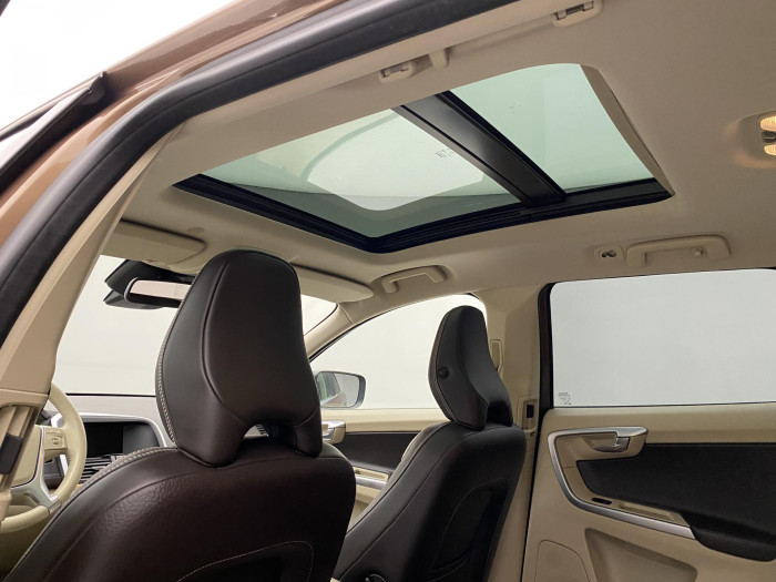 Volvo XC60 D5 AWD SUMMUM AUT CZ 2.4 d Summum