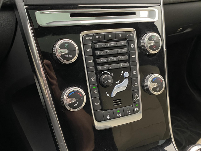 Volvo XC60 D5 AWD SUMMUM AUT CZ 2.4 d Summum