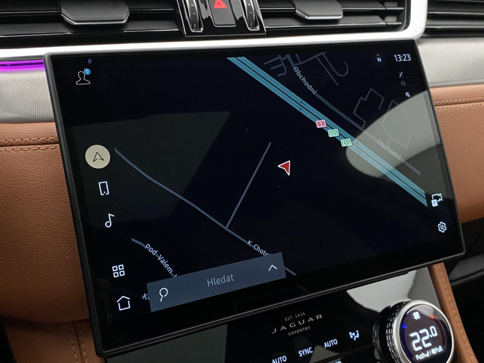 Jaguar F-Pace D300 R-DYNAMIC HSE REZERVACE 3.0 d Dynamic