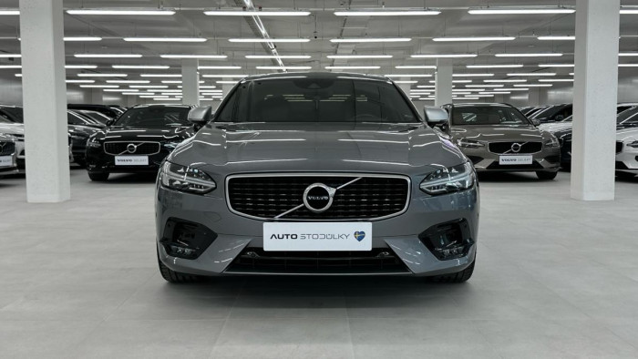 Volvo S90 D4 AWD R-DESIGN AUT REZERVACE 2.0 d