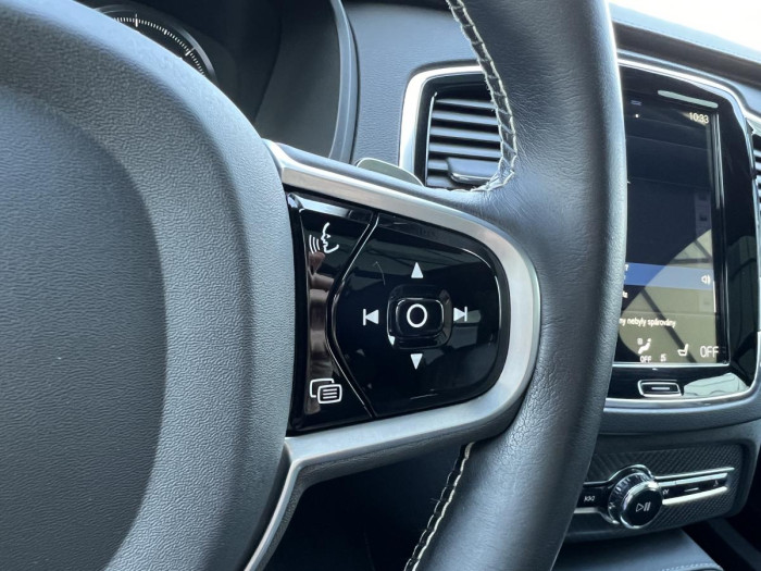 Volvo XC90 B5 AWD R-DESIGN 7MÍSTNÁ Aut