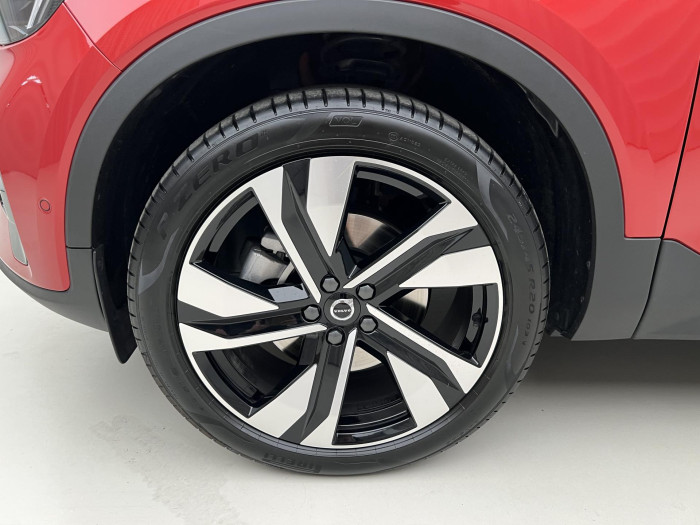 Volvo XC40 B3 ULTRA DARK AUT CZ 1.maj.