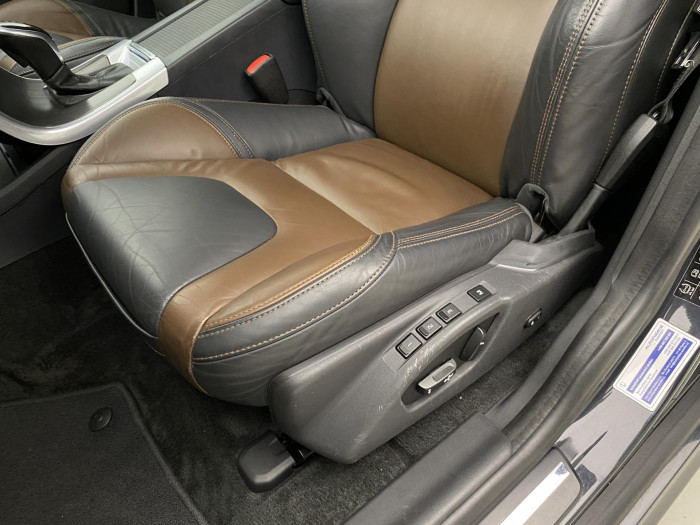 Volvo XC60 D5 AWD SUMMUM AUT CZ 2.4 d Summum