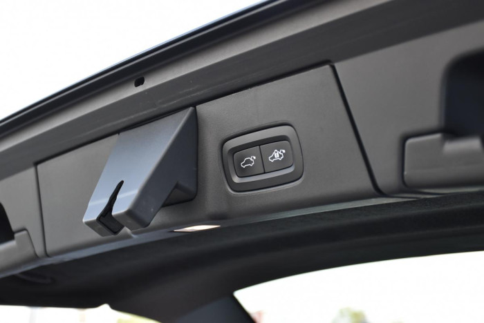 Volvo V90 D5 AWD R-Design REZERVACE 2.0 d