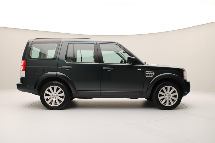 Land Rover Discovery 3.0 AWD SDV6 HSE REZERVACE