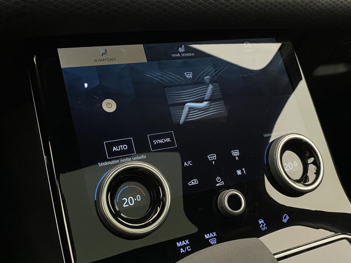 Land Rover Range Rover Velar D300 SE AWD AUT   REZERVACE 3.0 d SE