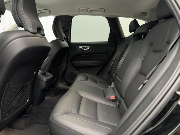 Volvo XC60 B4 AWD PLUS DARK AUT